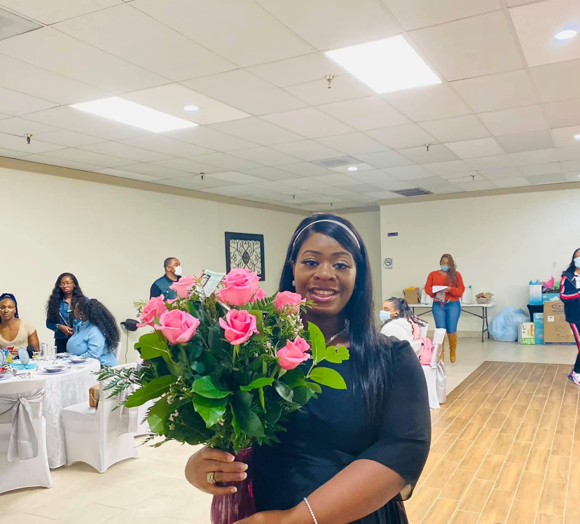 Dozen Roses in Vase